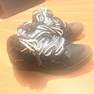 Black lavnin shoes lightly used